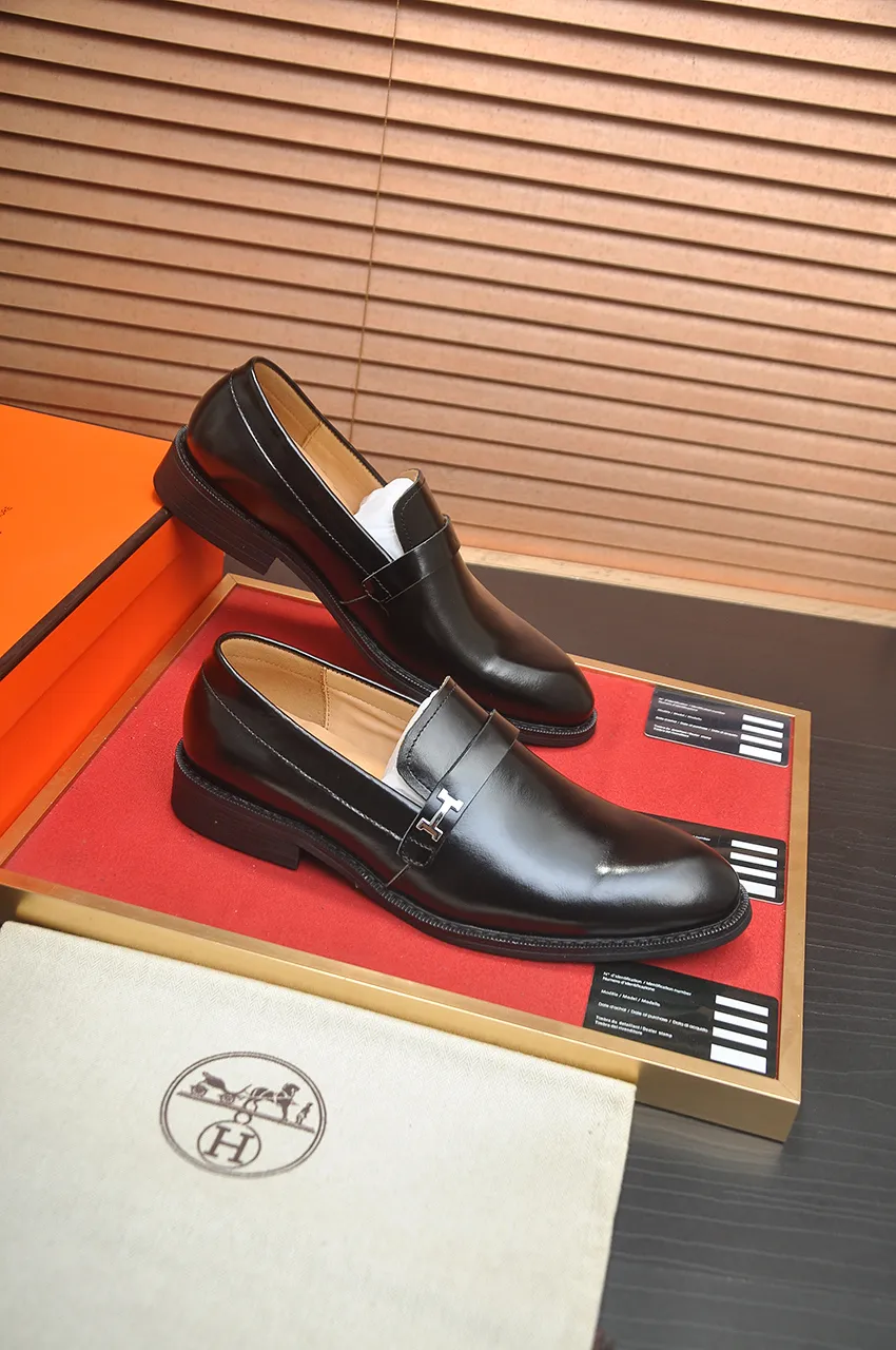 Men's shoes💰540💶[HERMES] (cowhide lining)🍀Italian top luxury🍀He does not pursue novel styles and gorgeous colors, but attracts the favor of successful men with his flawless, elegant and classic style. Formal leather shoes This very comfortable, simple and stable style allows you to easily match any style! The pattern is absolutely 1:1 refined from the original case, and we strive for excellence in materials, imported cowhide + cowhide lining💪💪💪extraordinary texture👍! .Code number: 39-45 (45 customized)